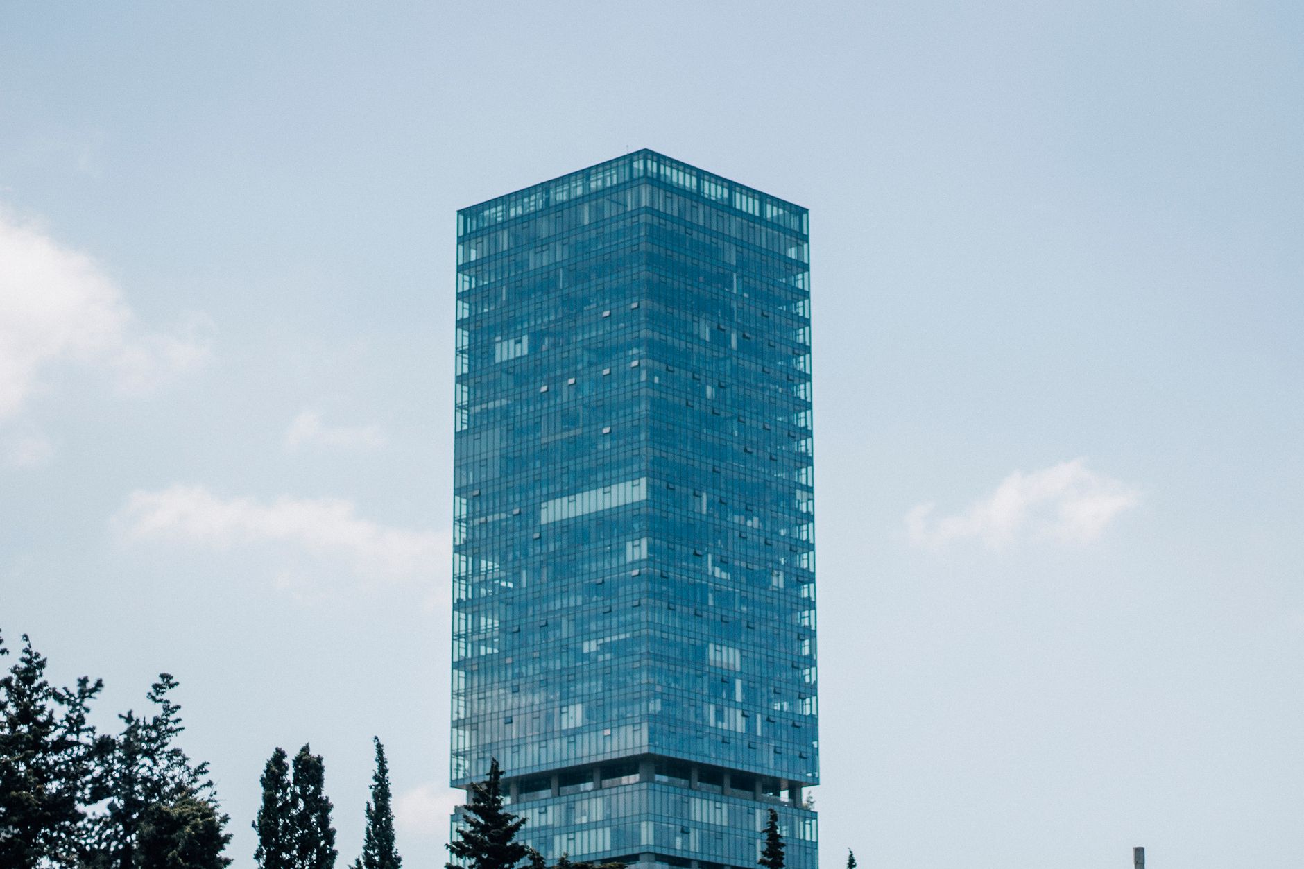 Survey: 61% of Investors Hold Negative Multifamily Outlook in 2026, Per Berkadia