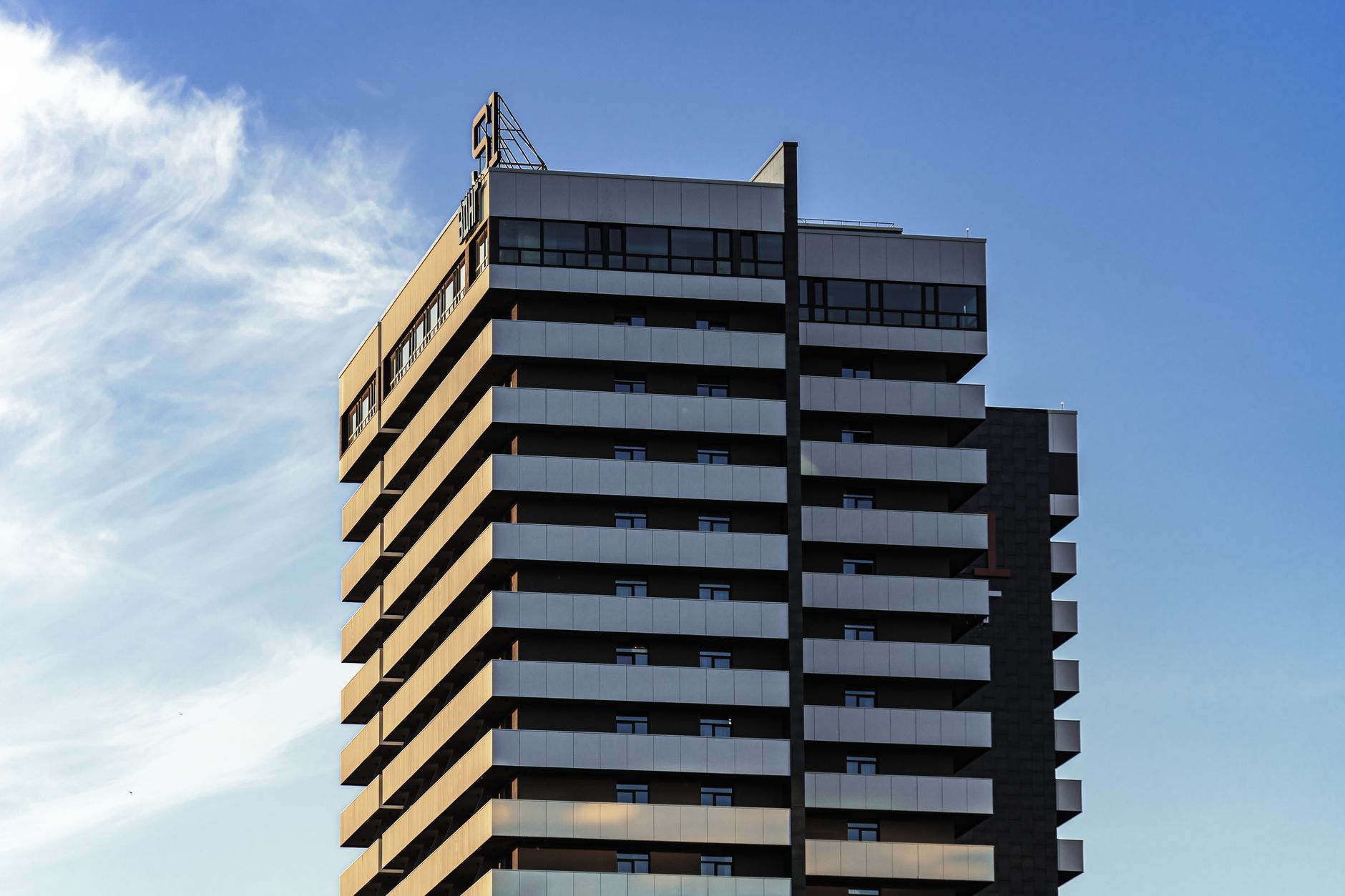 Household Goods Seller Diamond Home Signs 7K-SF Lease at 20 West 36th Street