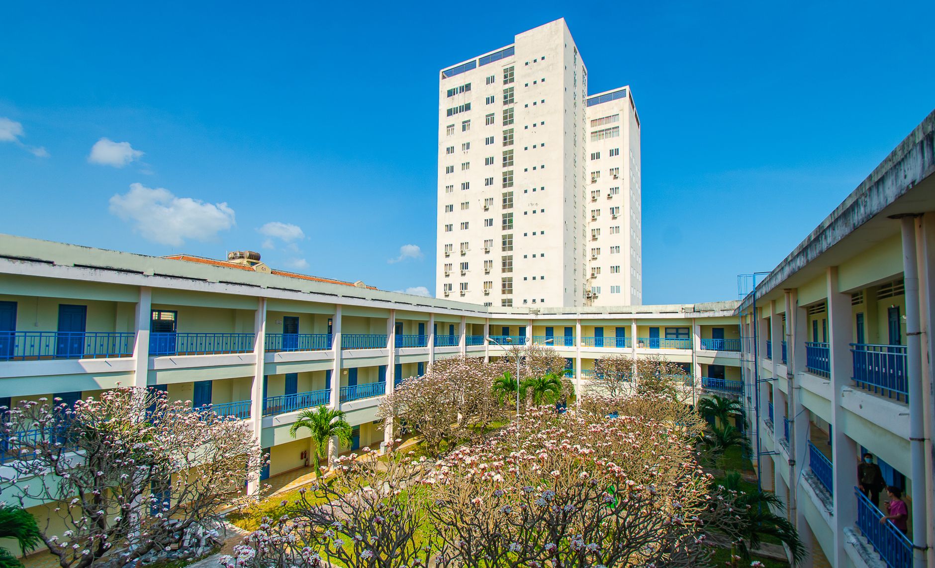 The New School Sells Loeb Hall Residence to Hawkins Way Capital for $52M
