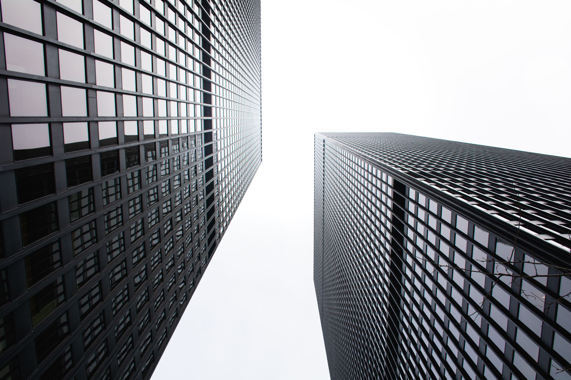 Why real estate brokerages keep losing good agents
