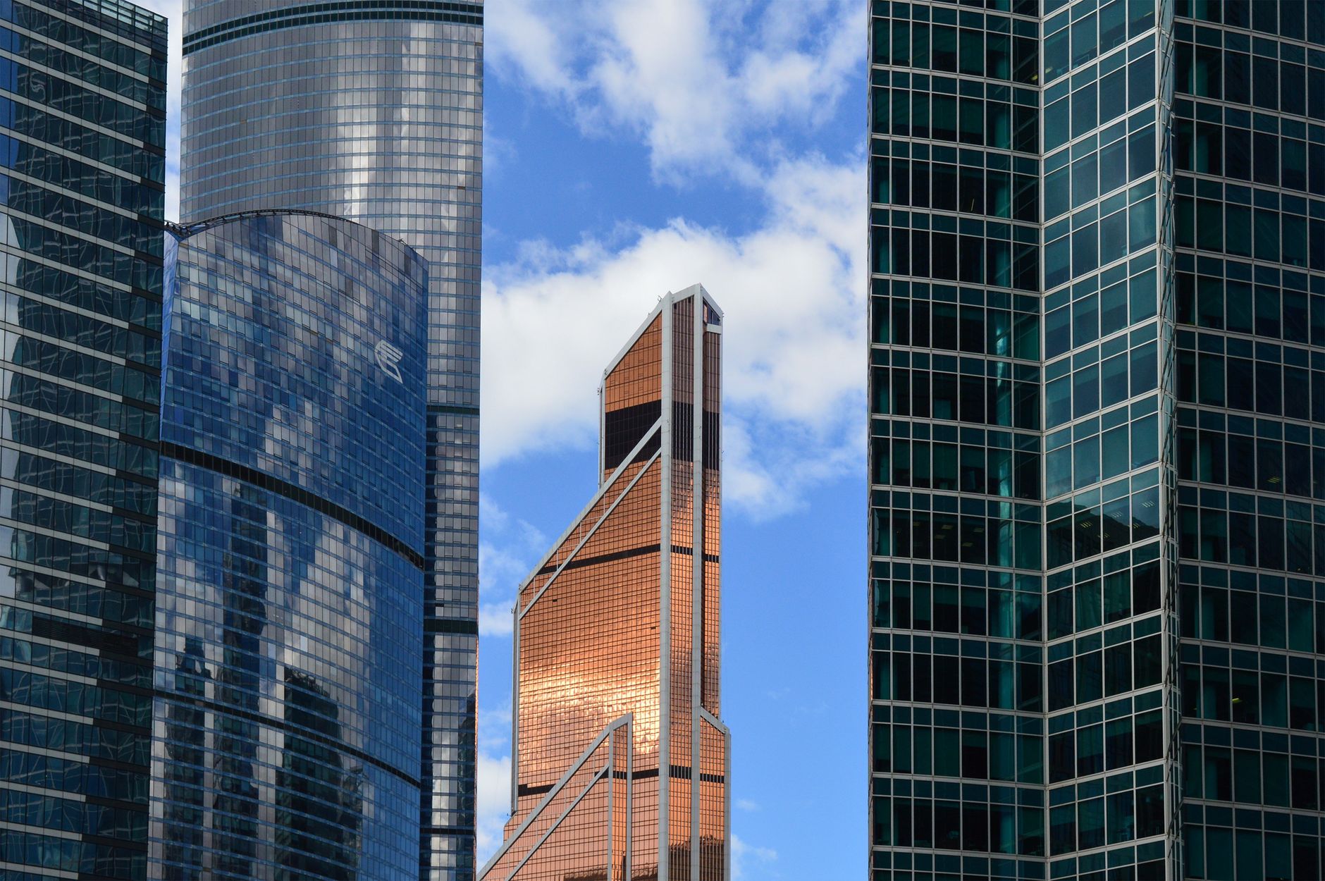 Investor share slips to 27% of single-family purchases, Cotality says