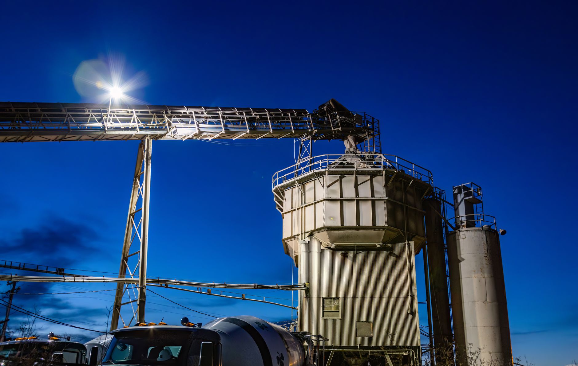 Industrial Slowdown Ahead? ECRI Sees Freight Risk