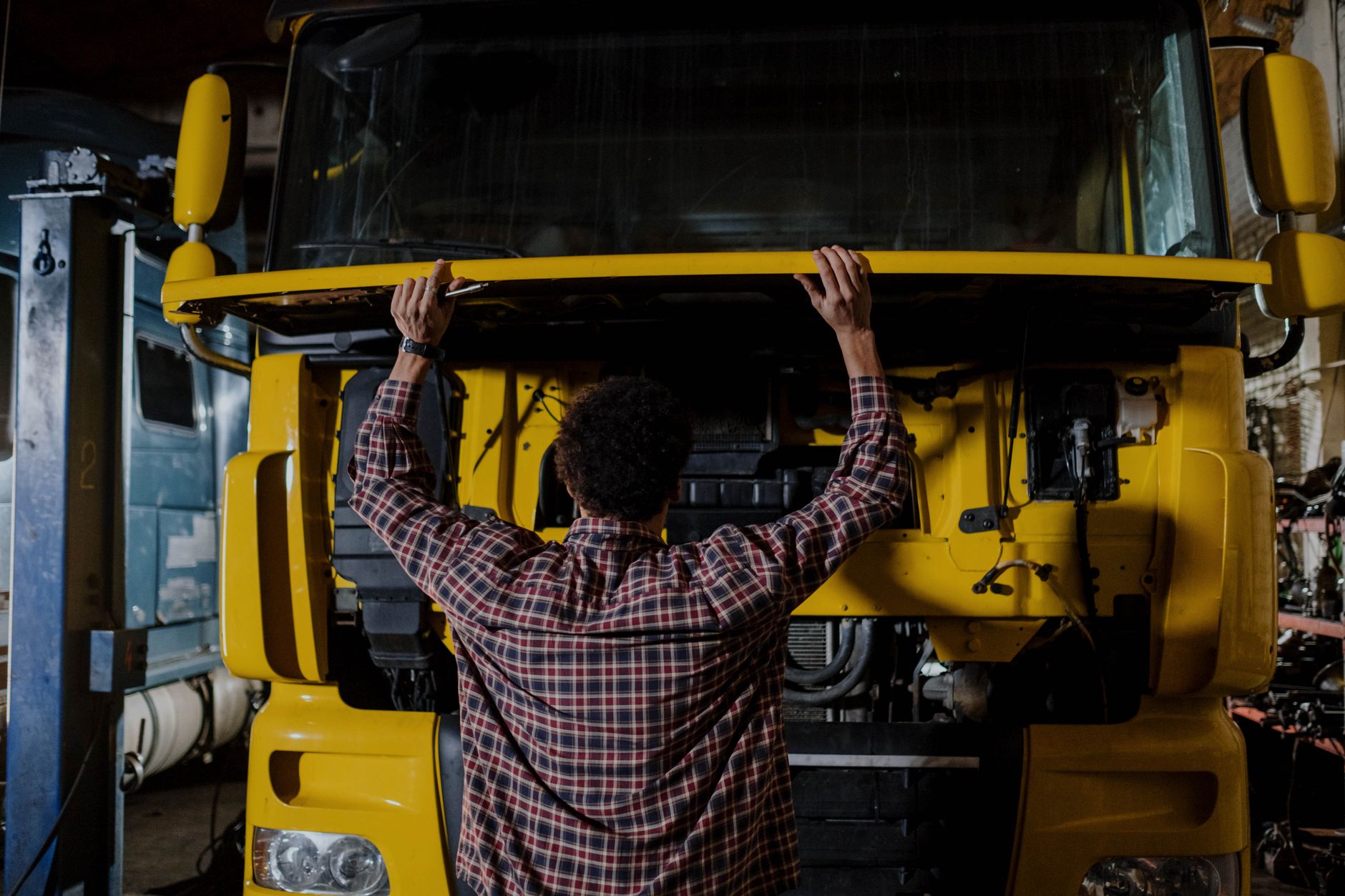 Postal Service contract drivers faulted for English-language violations