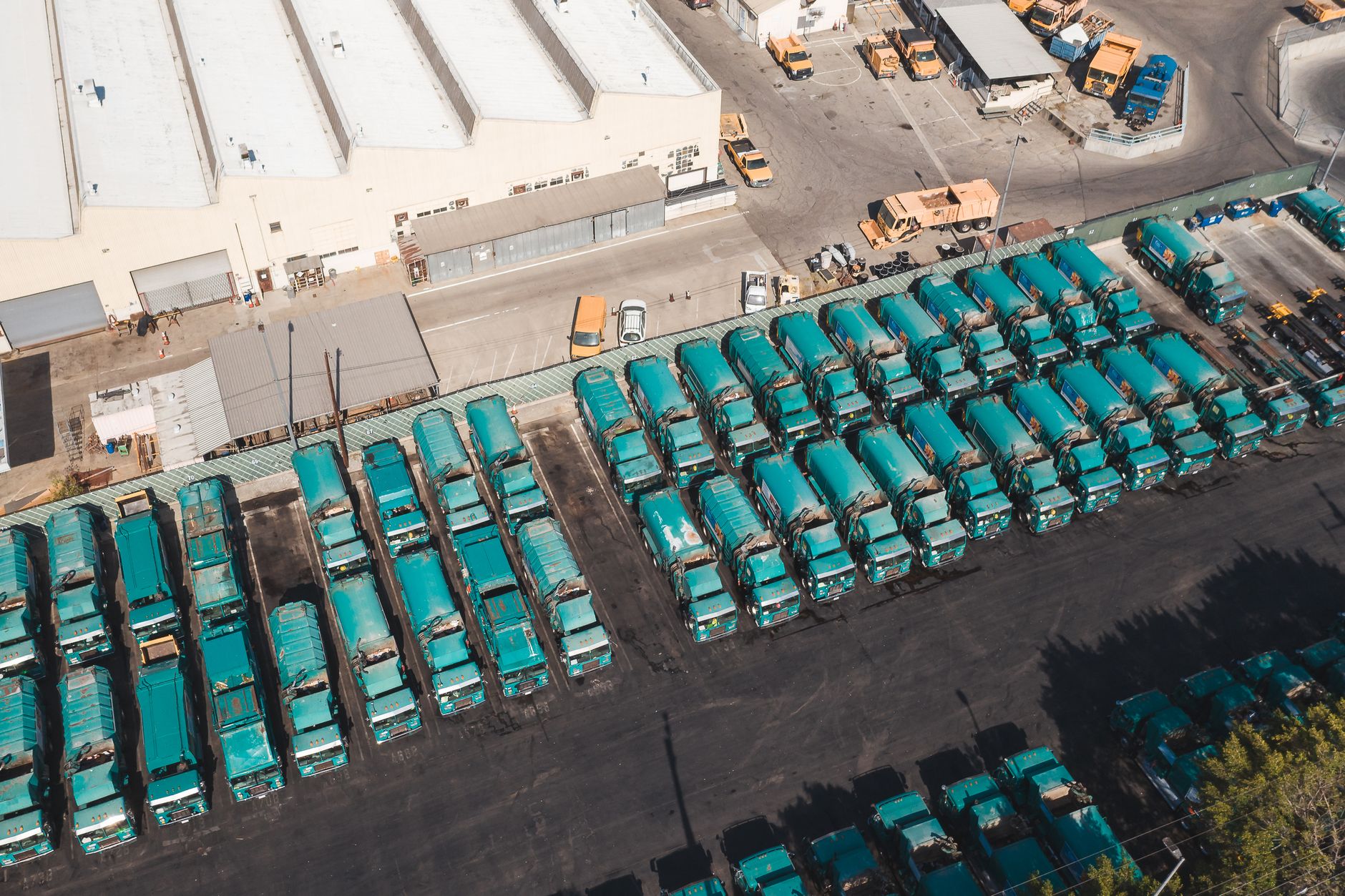 Canada retaliates against US with tariffs of up to 50% as trade war escalates
