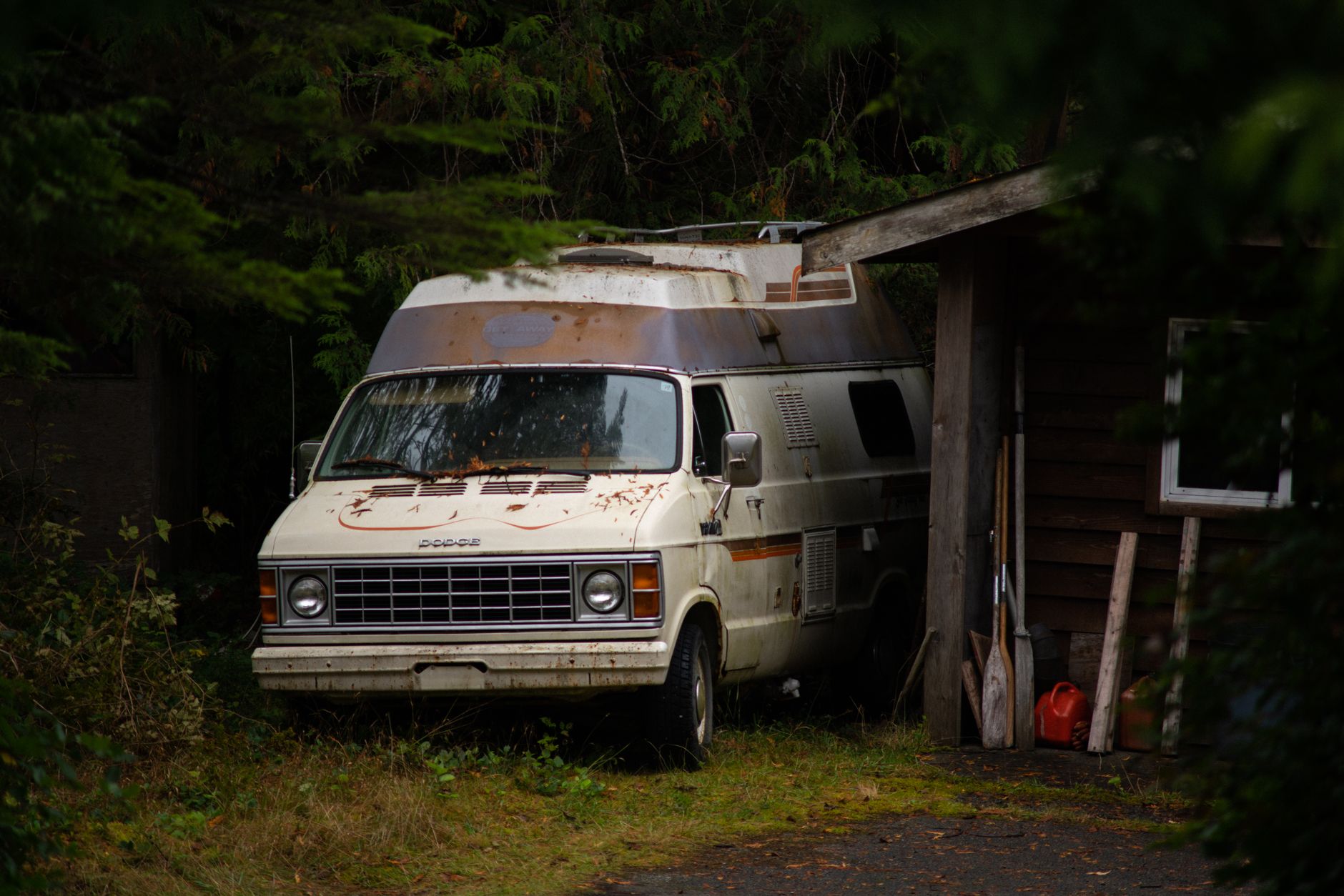 Abandoned vans lead deputies to $123K in Brooks shoes from BNSF boxcar theft