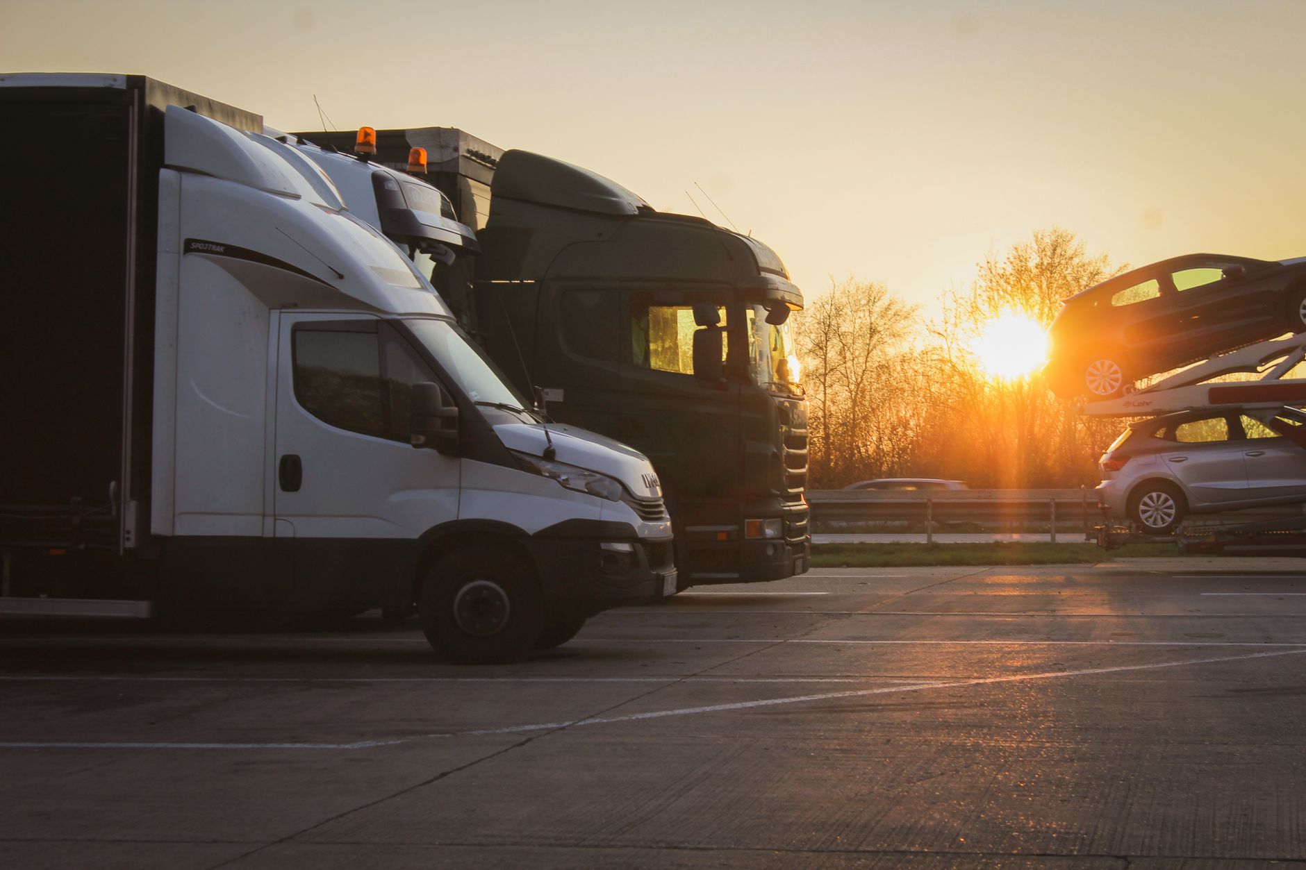 FMCSA tests giving truckers power to pause 14-hour clock 
