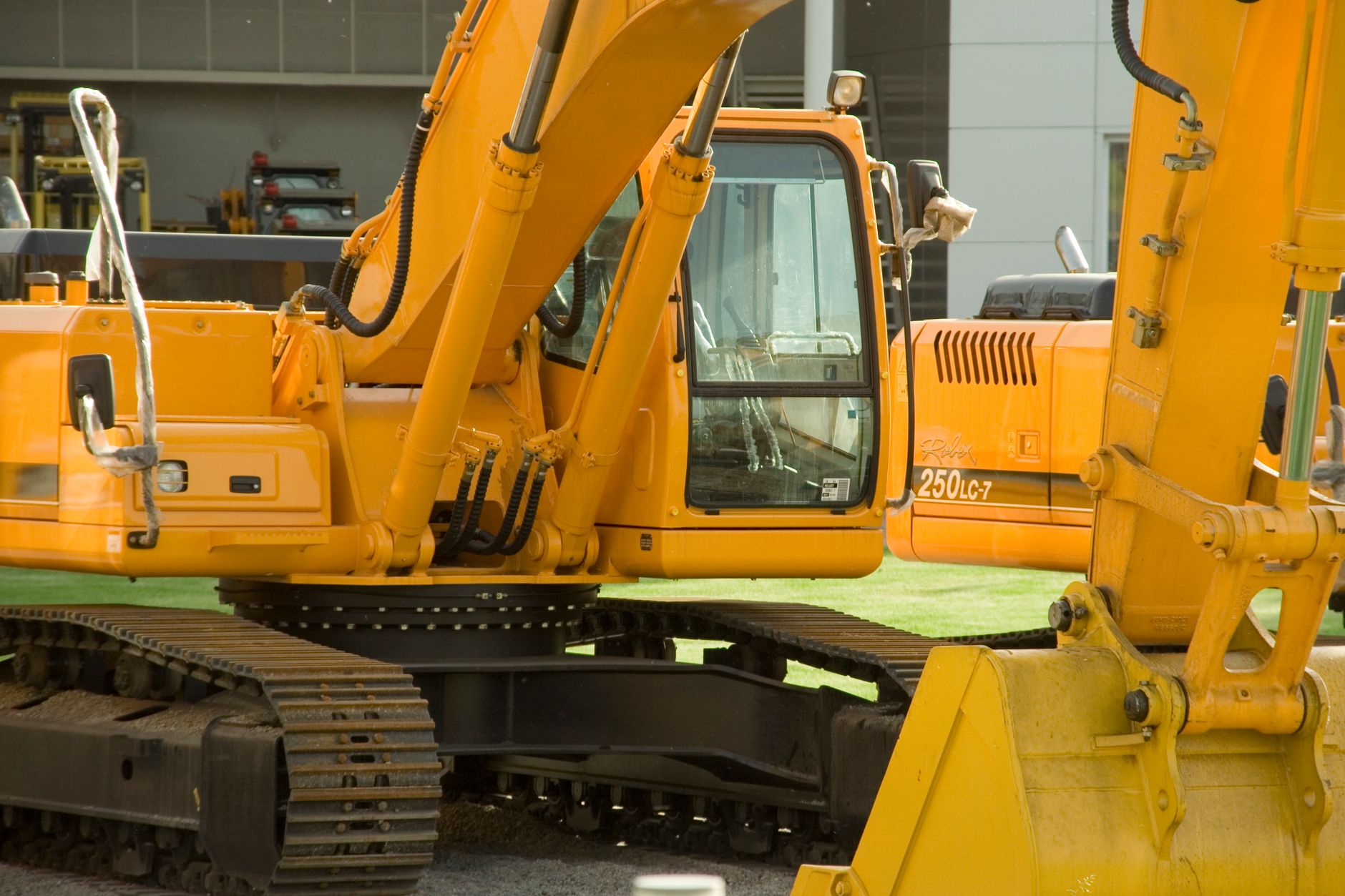 Manufacturing and construction job growth outpaces services