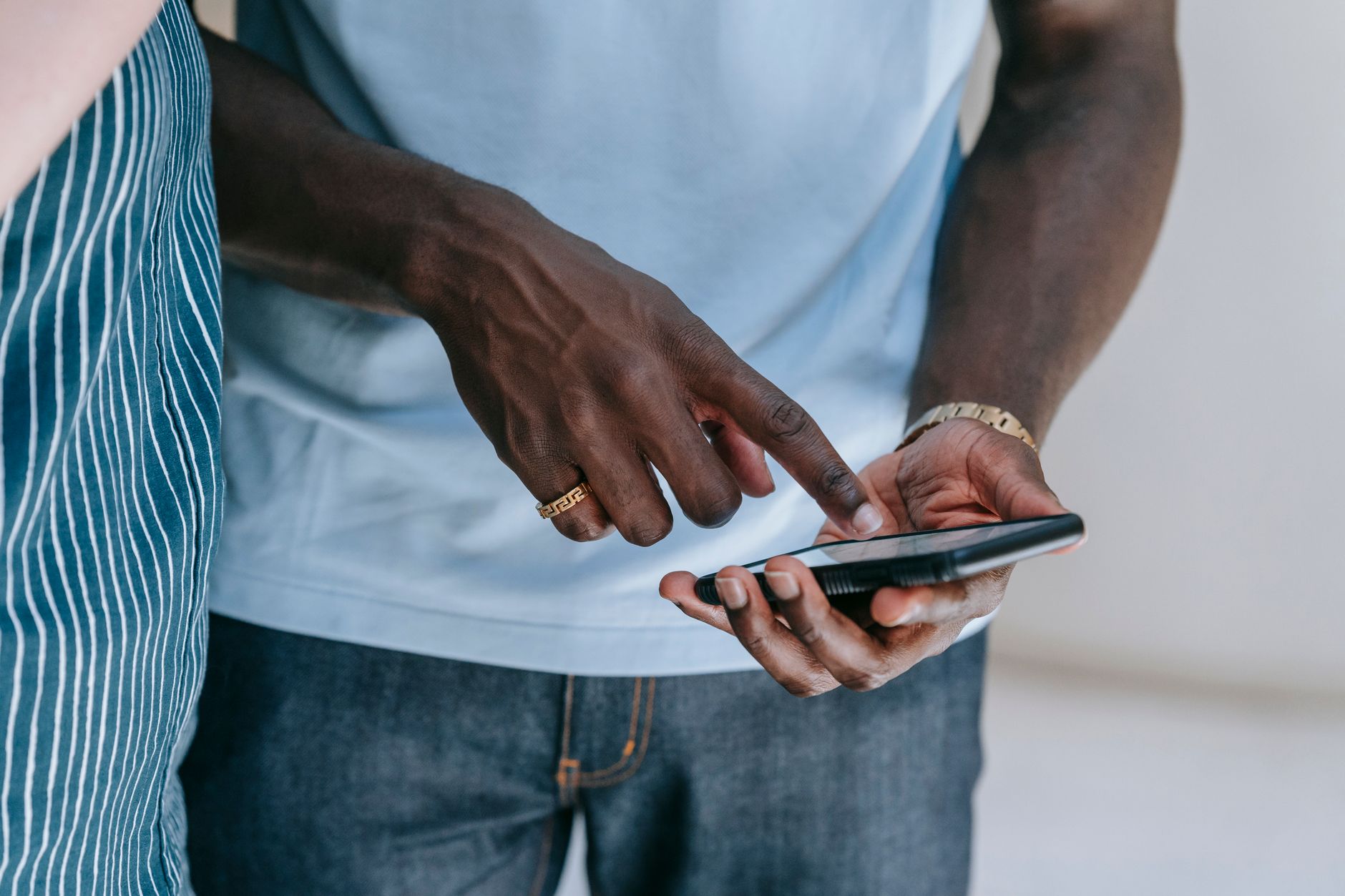 45% Rise in Mobile Price Checks Shows Changes in Store Shopping