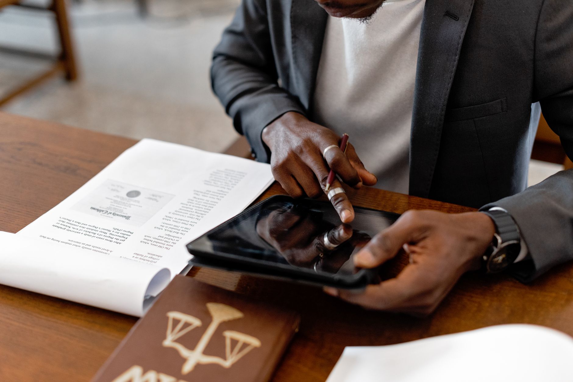 Law Schools Outlaw AI Amid Fears of Stunted Academic Growth
