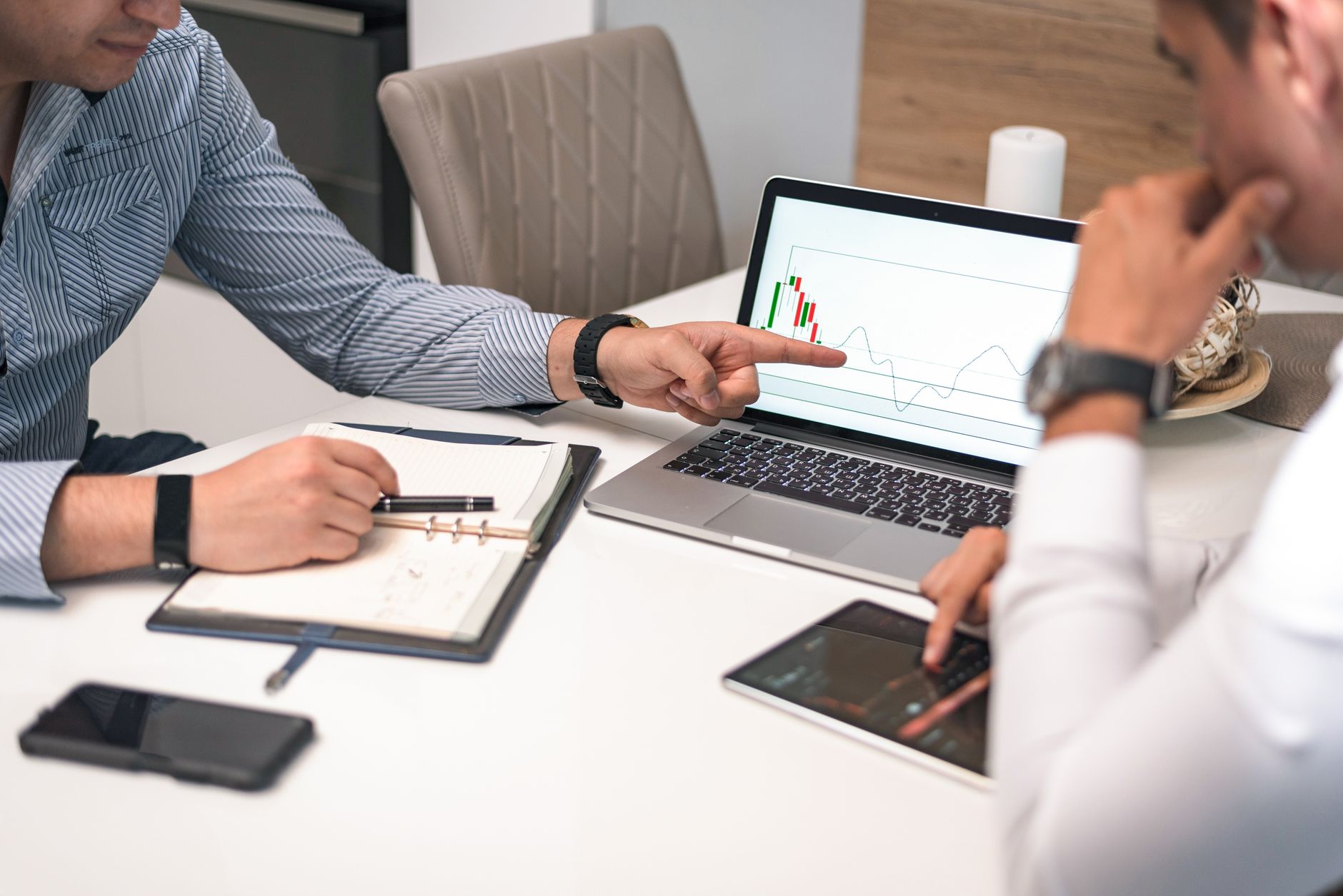 Trump Defends AI Data Centers—Says Opposing Them Is A ‘Mistake’ And ‘Smart Ones’ Want Them