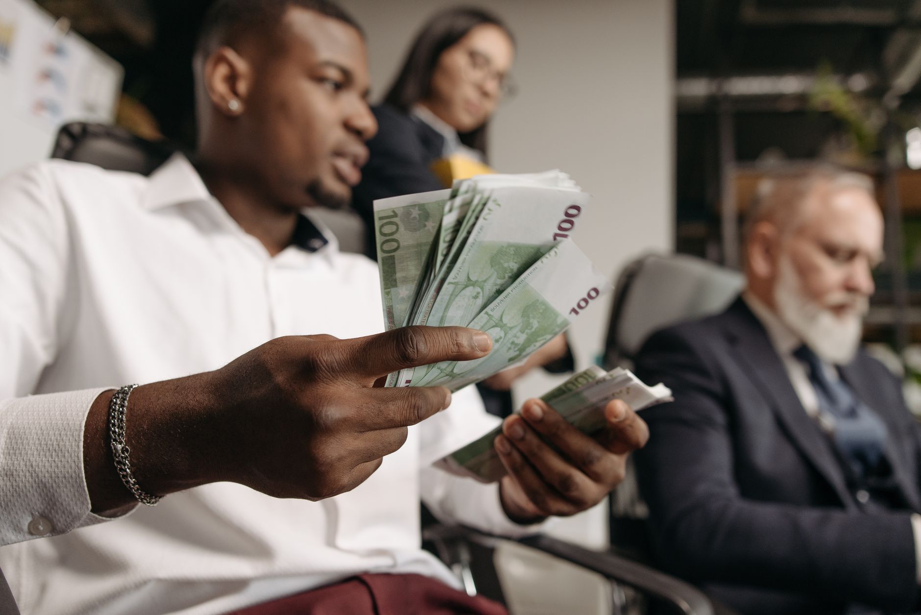 Eurozone business lending declines as rates rise - Sharecast.com