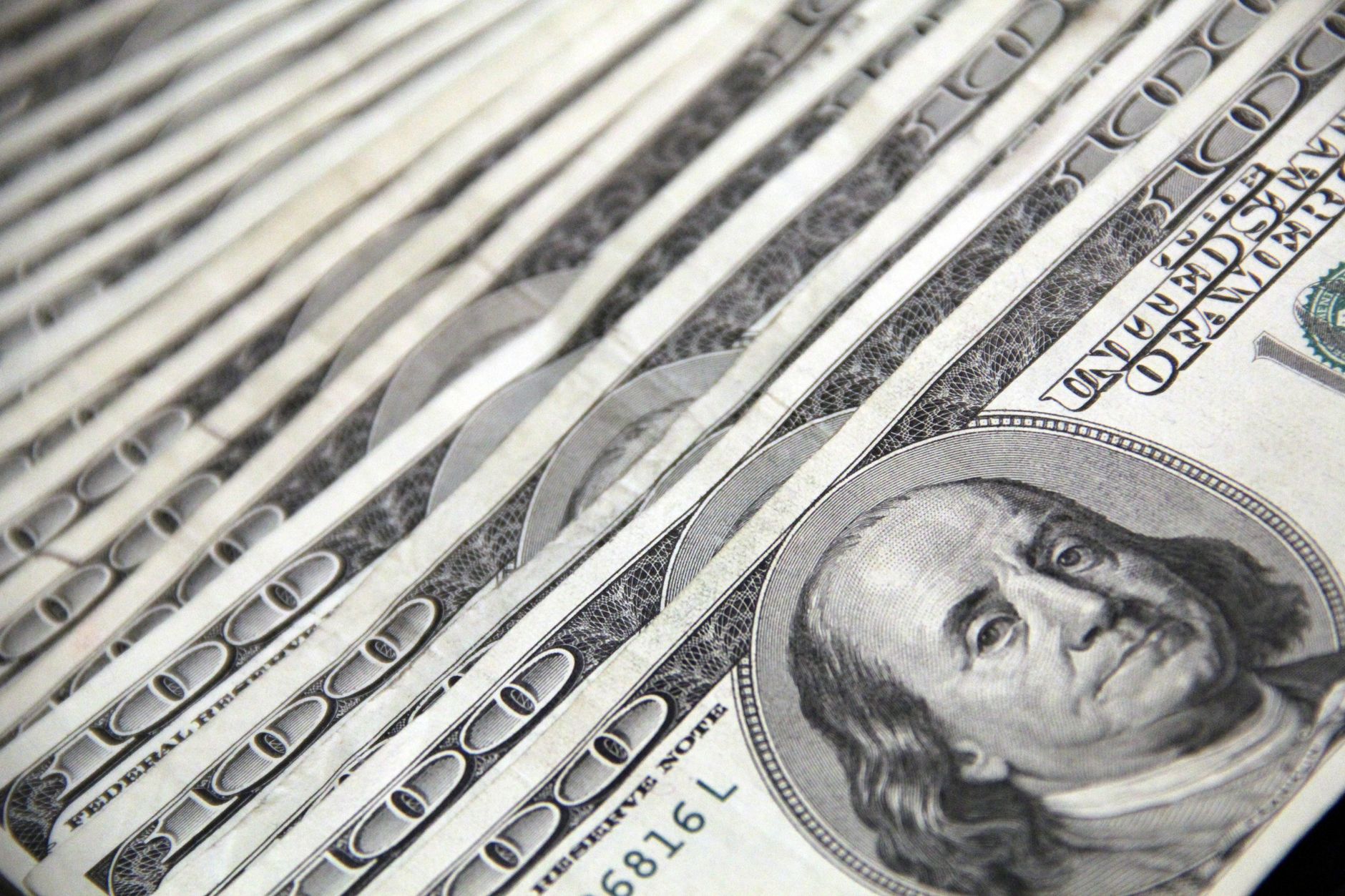 Banks roll out VND408 trillion in preferential loans, but businesses remain wary - SGGP English Edition